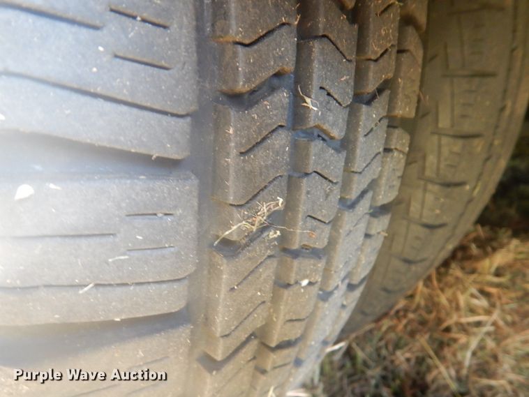 image for item FT9392 2009 Ford E450 shuttle bus