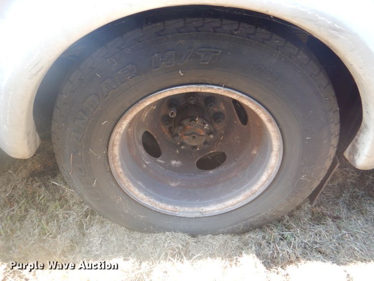 image for item FT9392 2009 Ford E450 shuttle bus