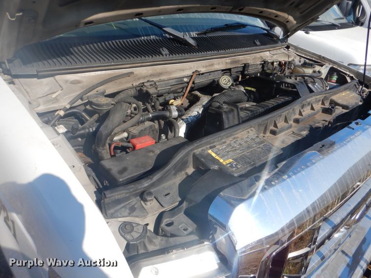 image for item FT9393 2009 Ford E450 shuttle bus