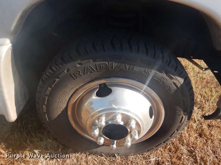 image for item FT9393 2009 Ford E450 shuttle bus