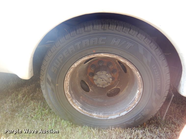 image for item FT9393 2009 Ford E450 shuttle bus