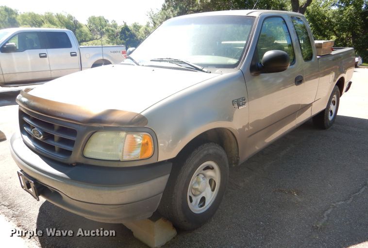 image for item FY9572 2003 Ford F150 XL SuperCab pickup truck