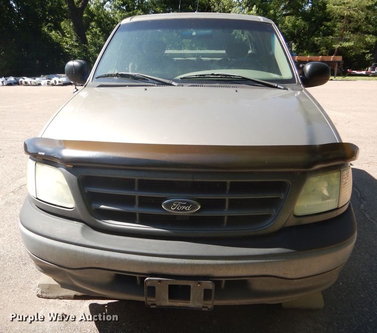 image for item FY9572 2003 Ford F150 XL SuperCab pickup truck