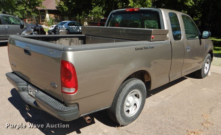 image for item FY9572 2003 Ford F150 XL SuperCab pickup truck