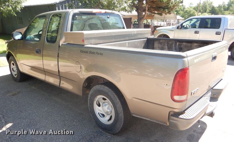 image for item FY9572 2003 Ford F150 XL SuperCab pickup truck