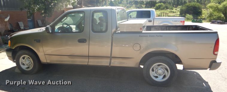 image for item FY9572 2003 Ford F150 XL SuperCab pickup truck