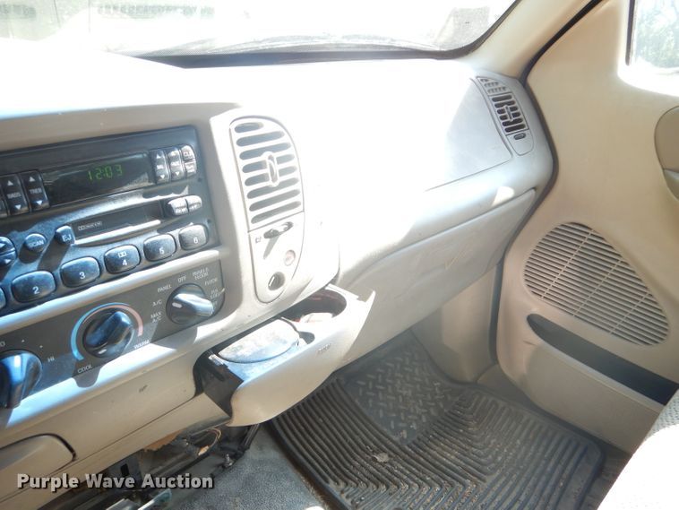 image for item FY9572 2003 Ford F150 XL SuperCab pickup truck