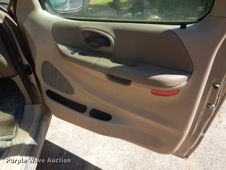 image for item FY9572 2003 Ford F150 XL SuperCab pickup truck