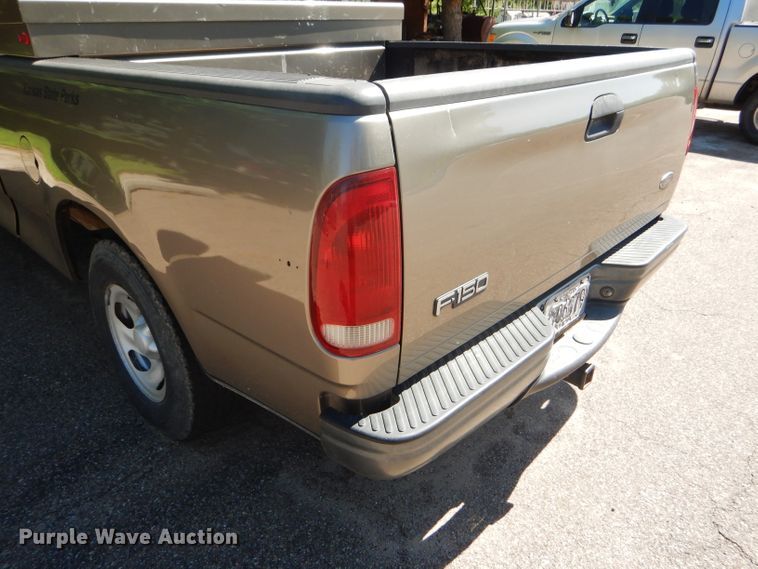 image for item FY9572 2003 Ford F150 XL SuperCab pickup truck