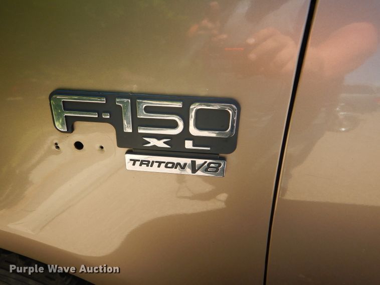 image for item FY9572 2003 Ford F150 XL SuperCab pickup truck