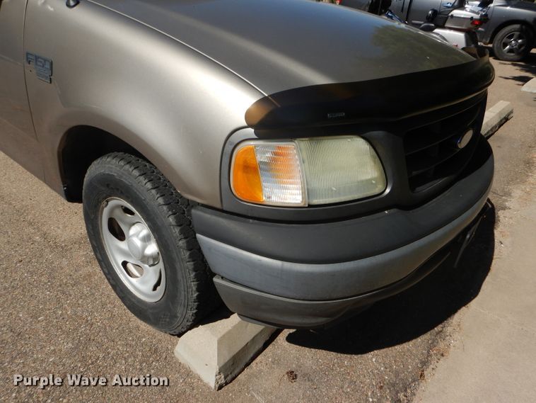 image for item FY9572 2003 Ford F150 XL SuperCab pickup truck