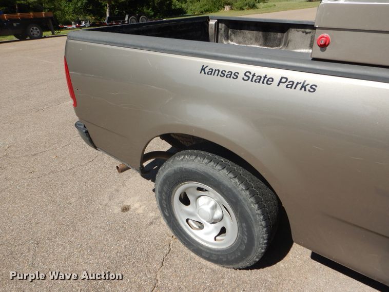 image for item FY9572 2003 Ford F150 XL SuperCab pickup truck