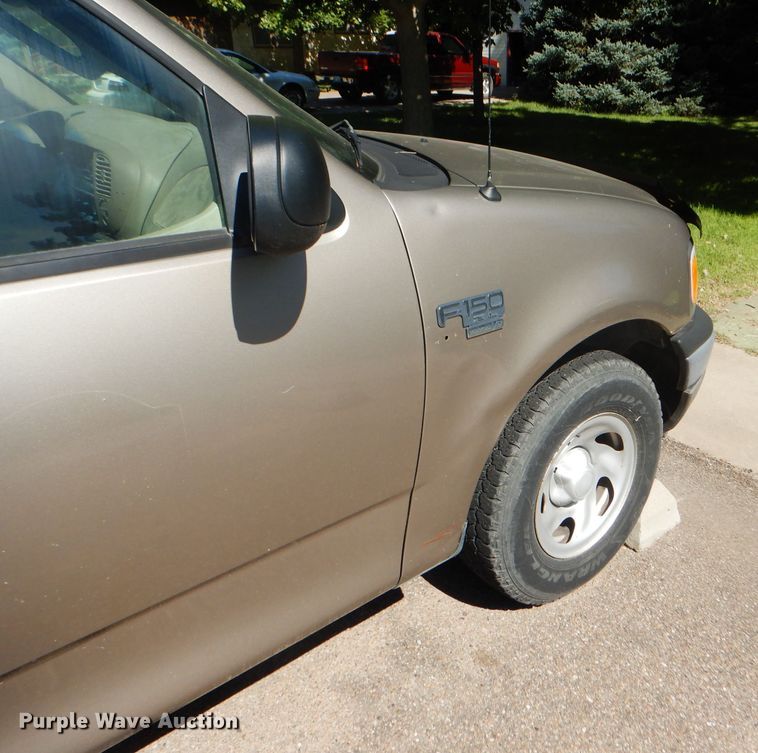 image for item FY9572 2003 Ford F150 XL SuperCab pickup truck