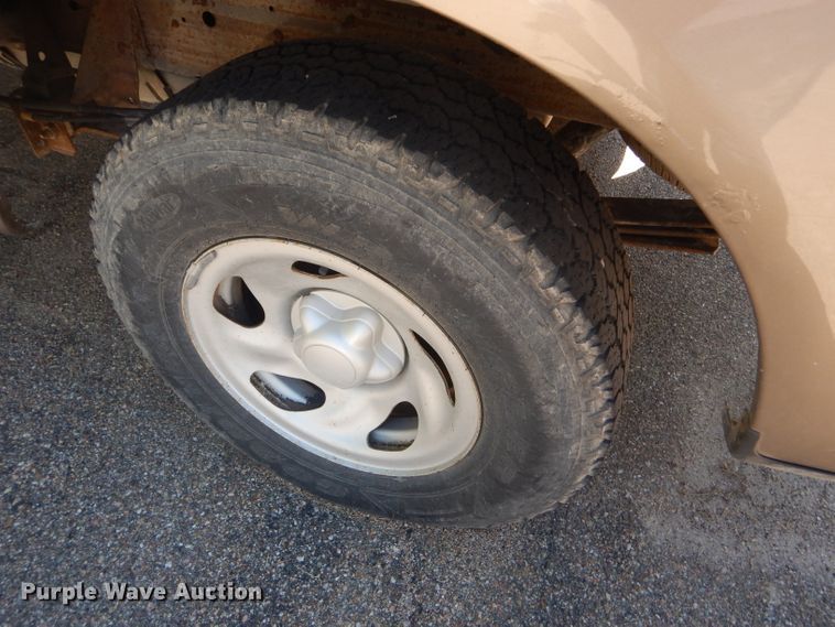 image for item FY9572 2003 Ford F150 XL SuperCab pickup truck