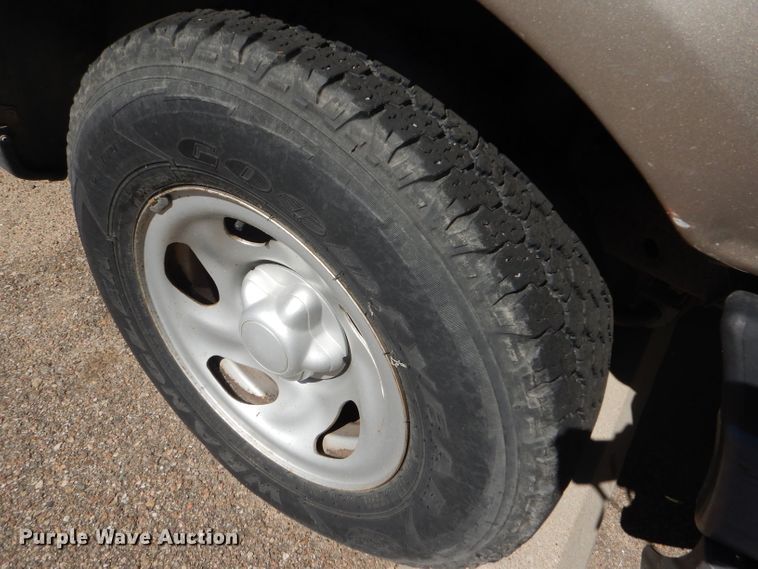 image for item FY9572 2003 Ford F150 XL SuperCab pickup truck