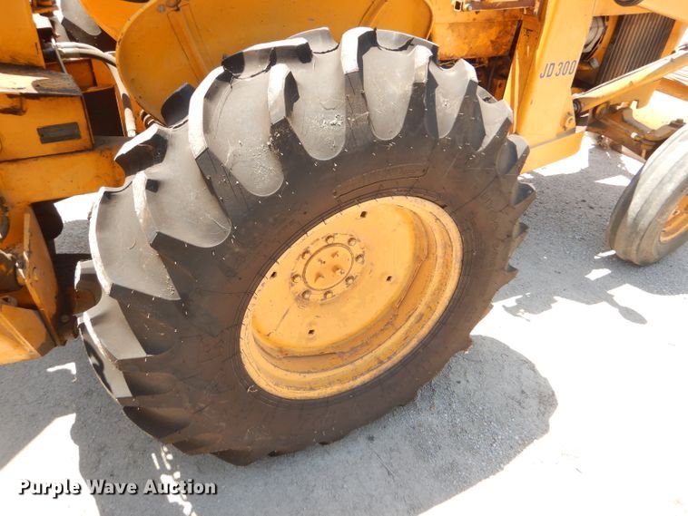 image for item FY9633 John Deere 300 backhoe