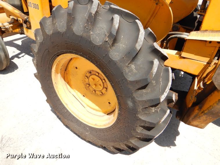 image for item FY9633 John Deere 300 backhoe