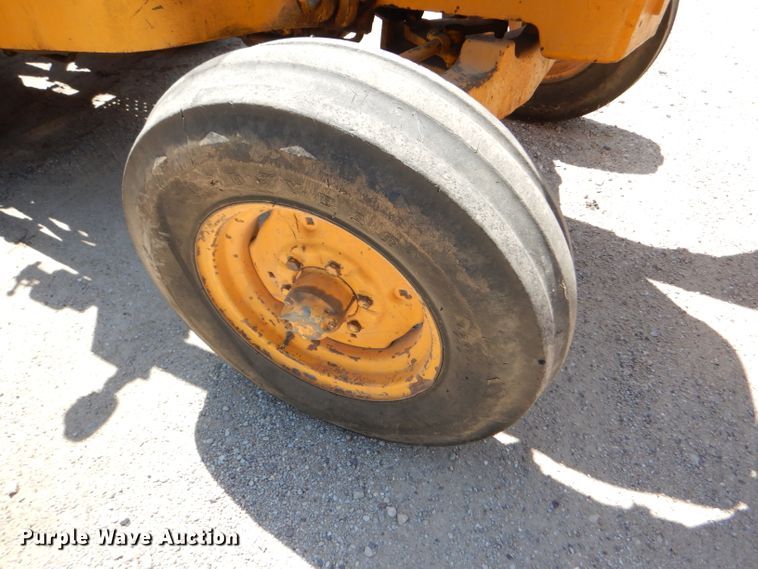 image for item FY9633 John Deere 300 backhoe