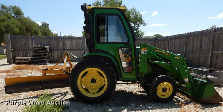 image for item FY9641 John Deere 4200 HFWD tractor