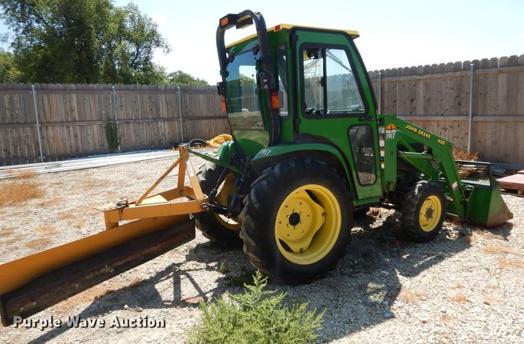 image for item FY9641 John Deere 4200 HFWD tractor