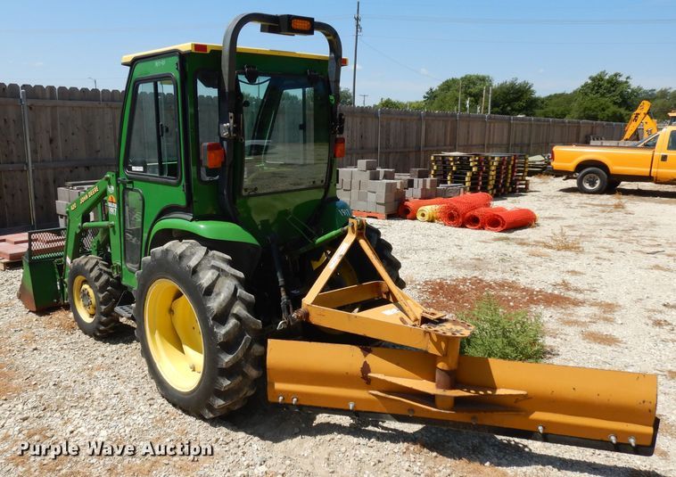 image for item FY9641 John Deere 4200 HFWD tractor