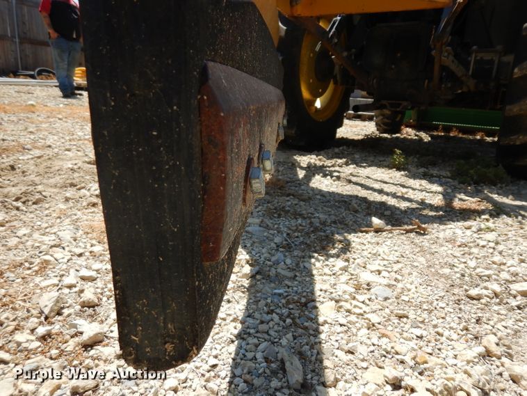 image for item FY9641 John Deere 4200 HFWD tractor