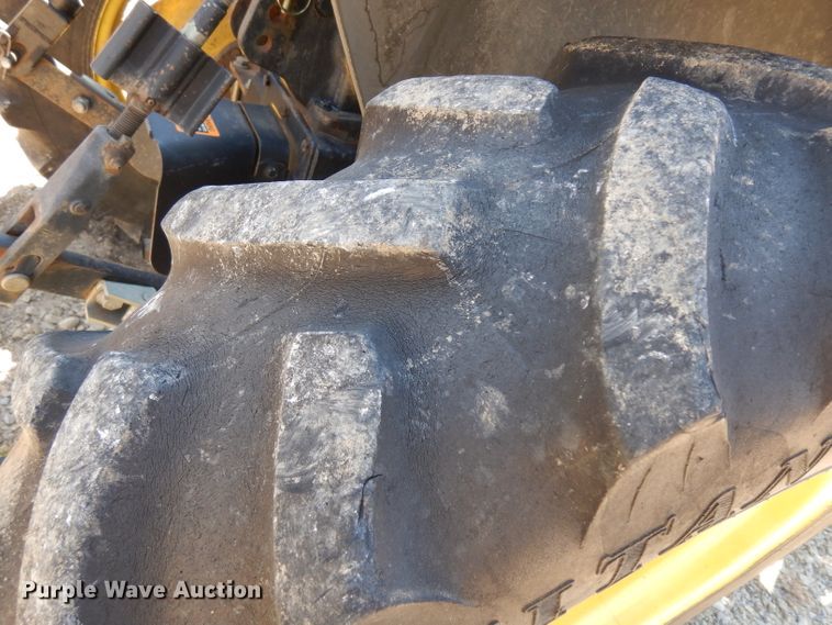 image for item FY9641 John Deere 4200 HFWD tractor