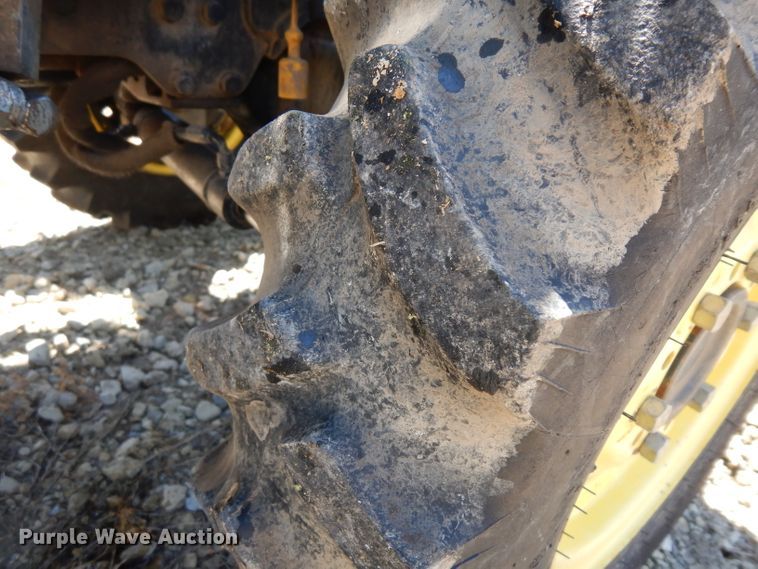 image for item FY9641 John Deere 4200 HFWD tractor