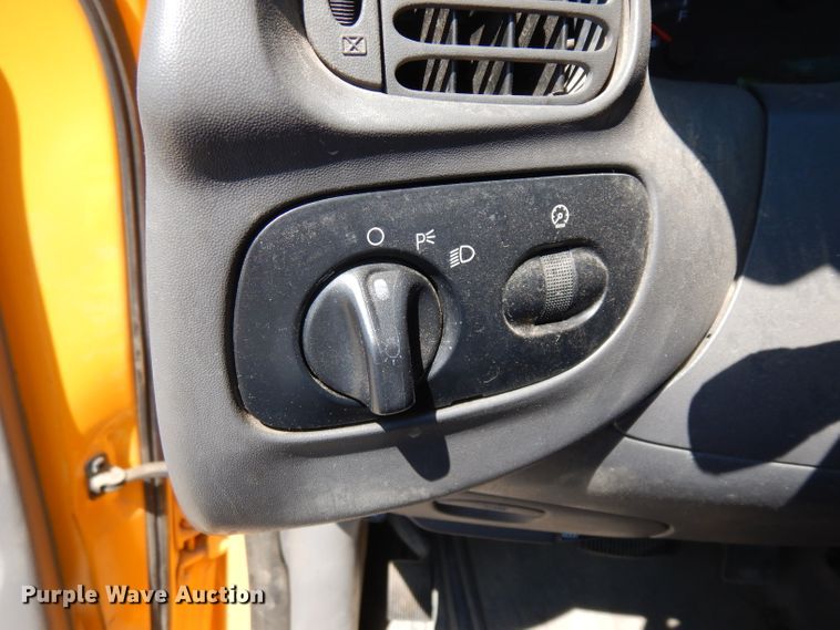 image for item FY9644 2000 Ford F150 pickup truck