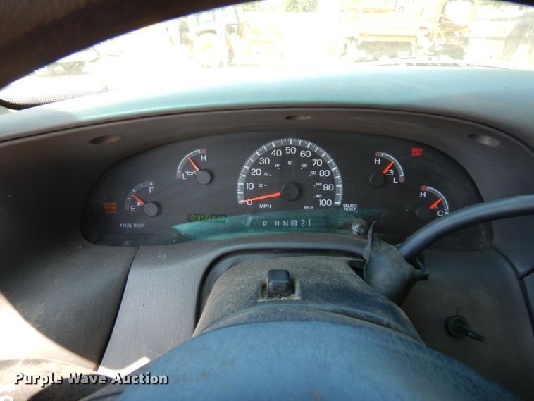 image for item FY9644 2000 Ford F150 pickup truck