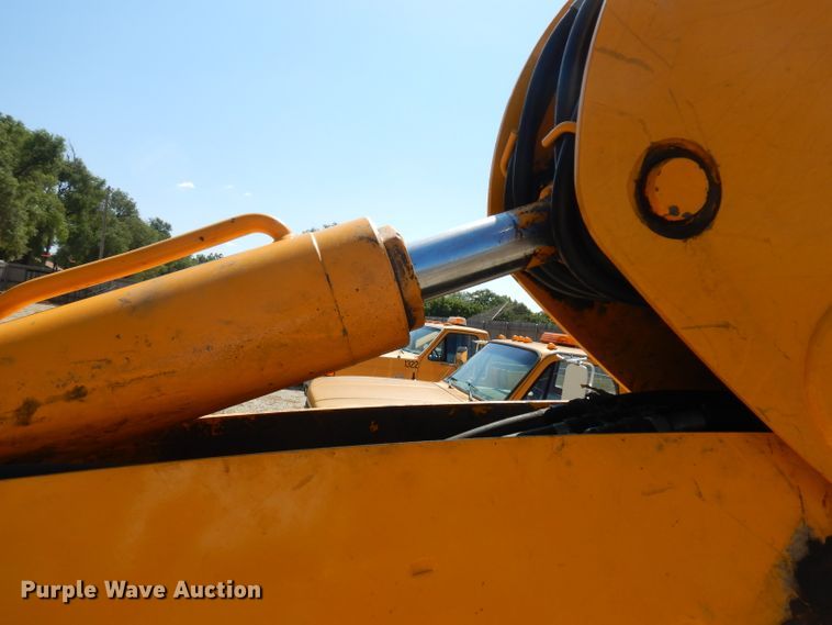 image for item FY9645 2001 JCB 214 Series III backhoe