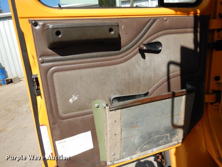 image for item GH9531 2001 International 4700 dump truck