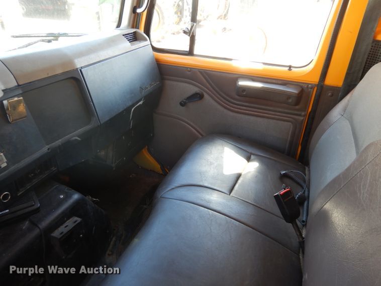 image for item GH9531 2001 International 4700 dump truck