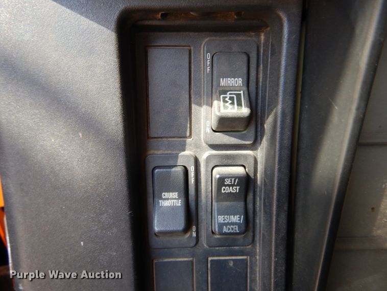 image for item GH9531 2001 International 4700 dump truck