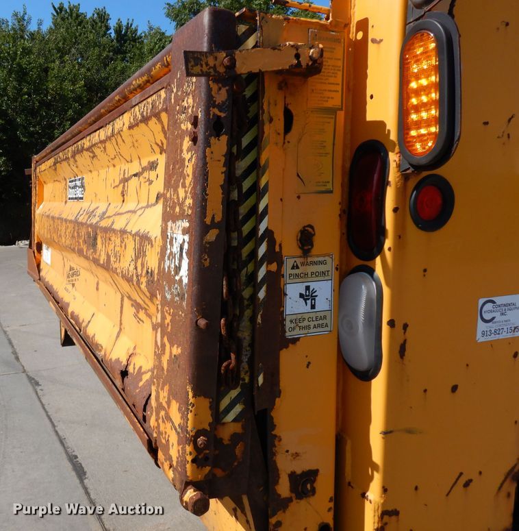 image for item GH9531 2001 International 4700 dump truck