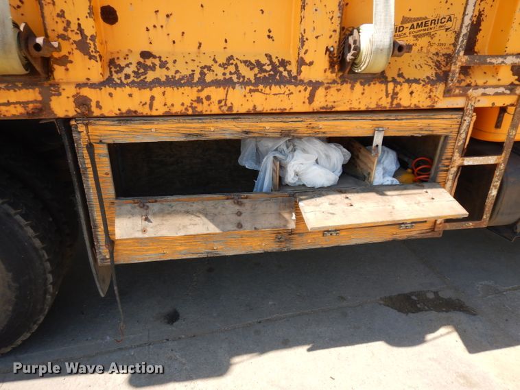 image for item GH9531 2001 International 4700 dump truck