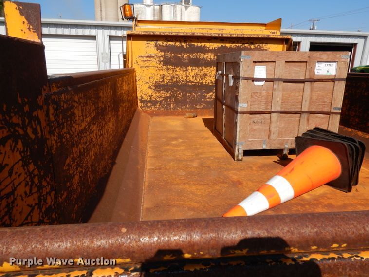 image for item GH9531 2001 International 4700 dump truck