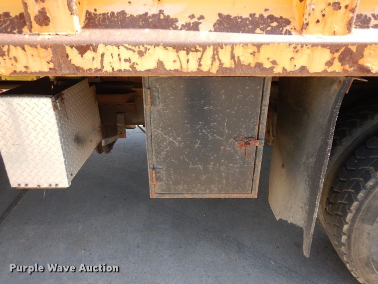 image for item GH9531 2001 International 4700 dump truck