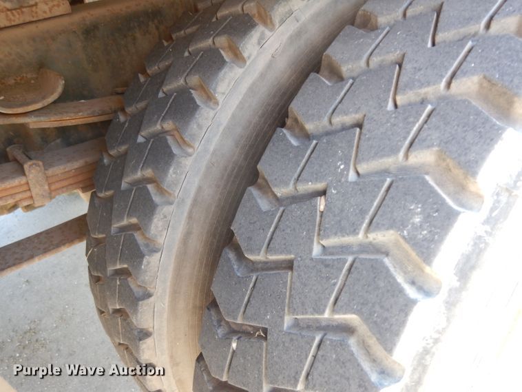 image for item GH9531 2001 International 4700 dump truck