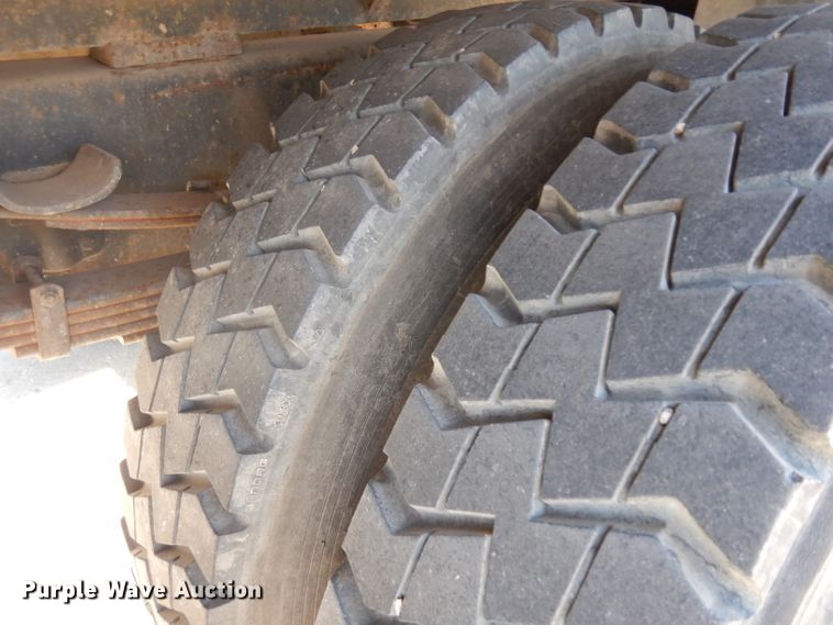 image for item GH9531 2001 International 4700 dump truck