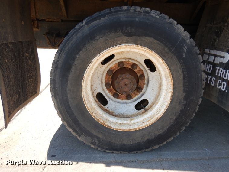 image for item GH9531 2001 International 4700 dump truck