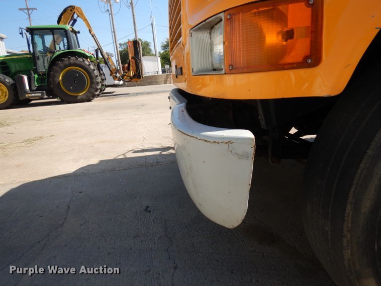 image for item GH9531 2001 International 4700 dump truck