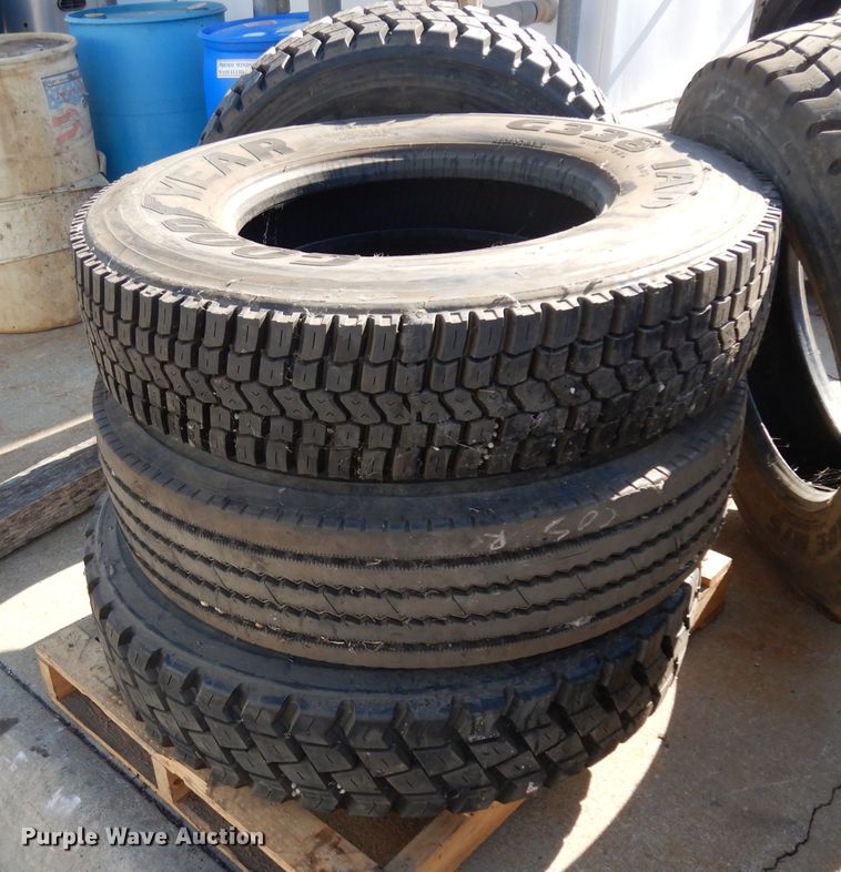 image for item GH9533 (5) recapped tires