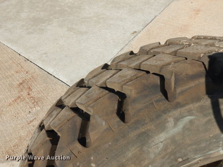 image for item GH9533 (5) recapped tires