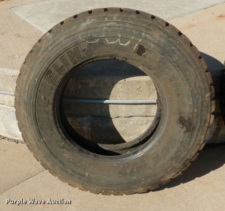 image for item GH9533 (5) recapped tires