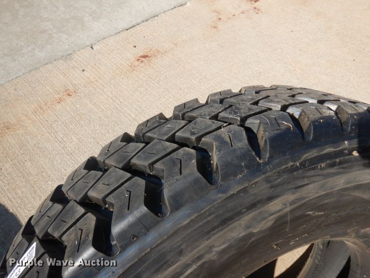 image for item GH9533 (5) recapped tires