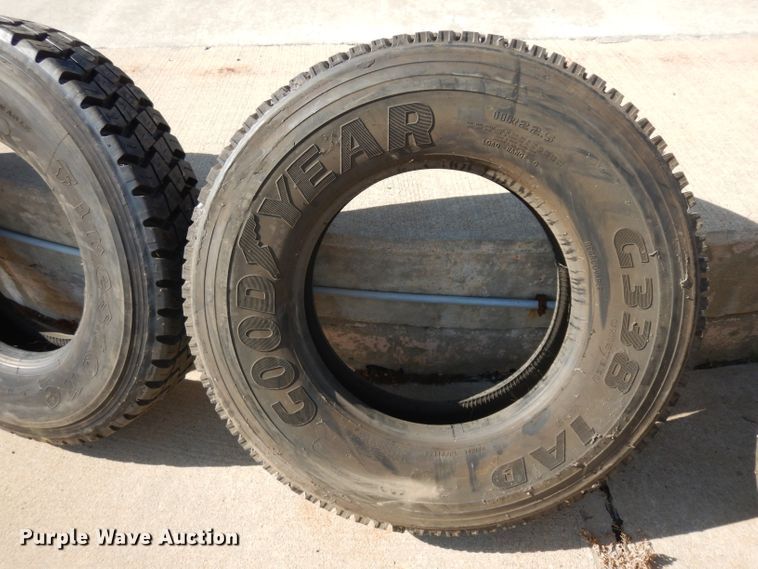 image for item GH9533 (5) recapped tires