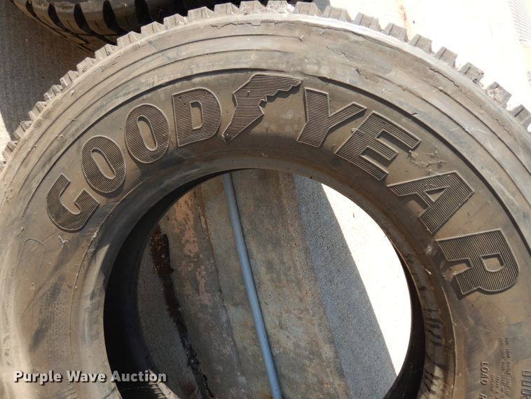 image for item GH9533 (5) recapped tires