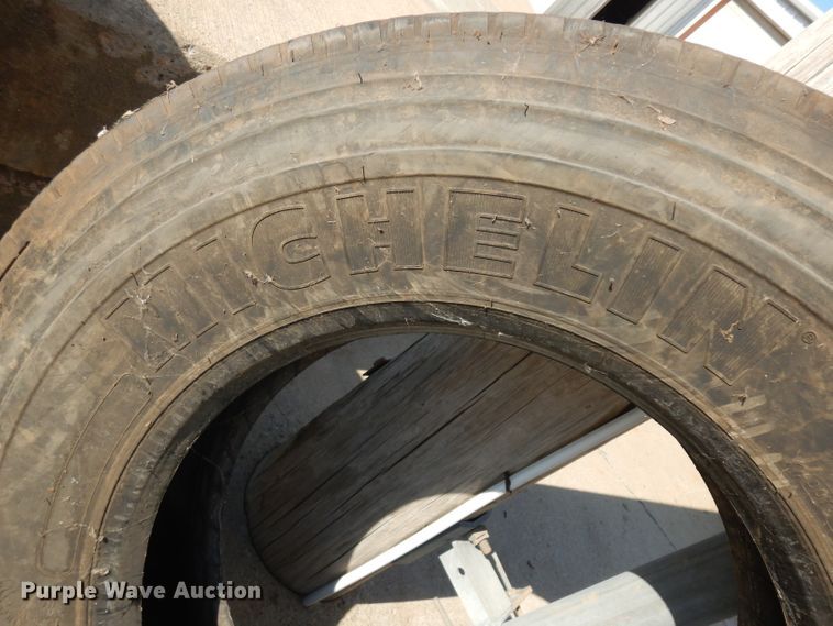 image for item GH9533 (5) recapped tires