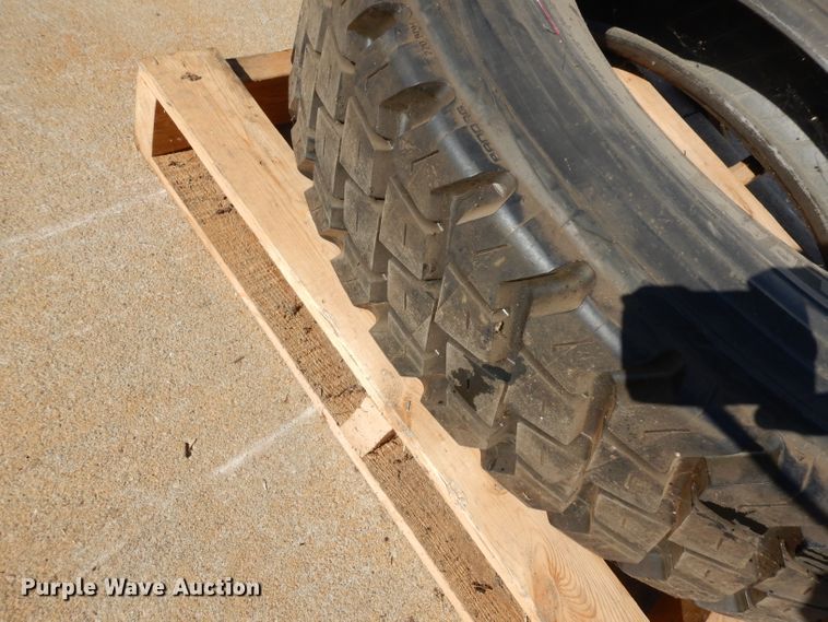 image for item GH9533 (5) recapped tires